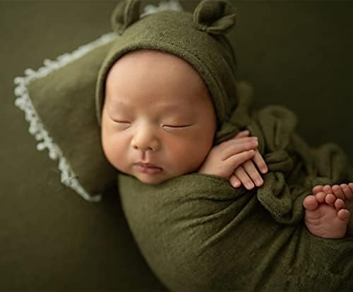 Vemonllas Prop Set for Newborn Boys Girls poses like a pro